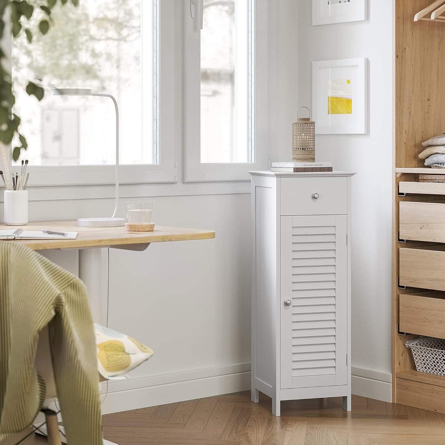 Eleganter Badezimmerschrank mit Lamellentür™